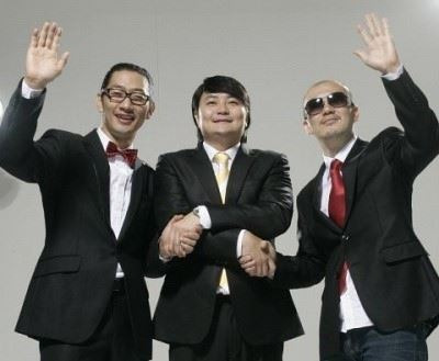 힙합그룹 DJ DOC는 26일 서울 광화문광장에서 열리는 촛불집회에 참여해 현 시국을 비판한 신곡 ‘수취인분명’을 공개할 예정이었으나 여성혐오 논란이 일어나며 공연이 무산됐다. 한국일보 자료사진