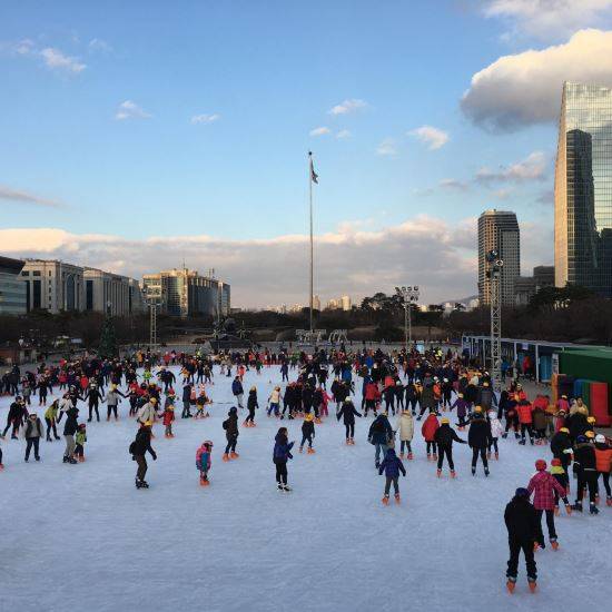 서울 여의도공원 스케이트장.   서울시 제공