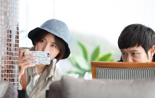 영화 '럭키' '오싹한 연애', 드라마 'W' 등 장르의 믹스매치를 선보였던 컨텐츠들의 흥행이 눈길을 모으는 가운데 '목숨 건 연애'가 그 뒤를 잇는다.ⓒ 영화 스틸