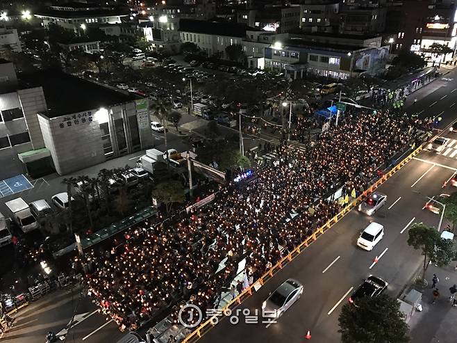 10일 제주에서 박 대통령 정권 퇴진 촛불집회가 열렸다. 최충일 기자