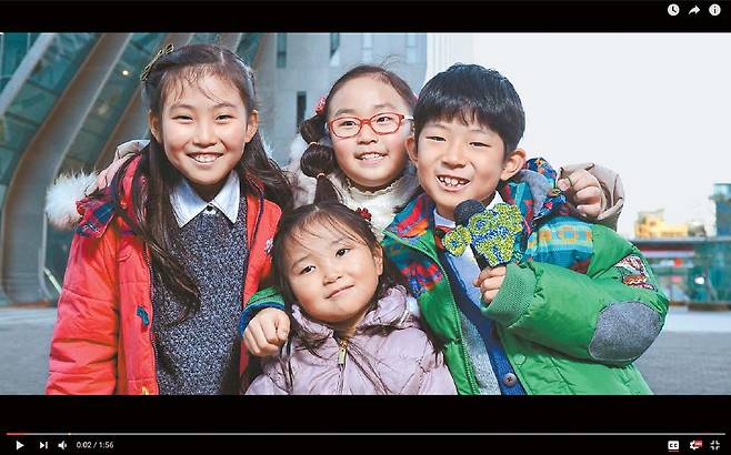 스타가 되길 꿈꾸는 키즈 크리에이터들. 왼쪽부터 반시계 방향으로 ‘간니닌니 다이어리’의 김가흔·리흔 자매, ‘마이린TV’ 최린, ‘헬로 플로라’의 강주영.