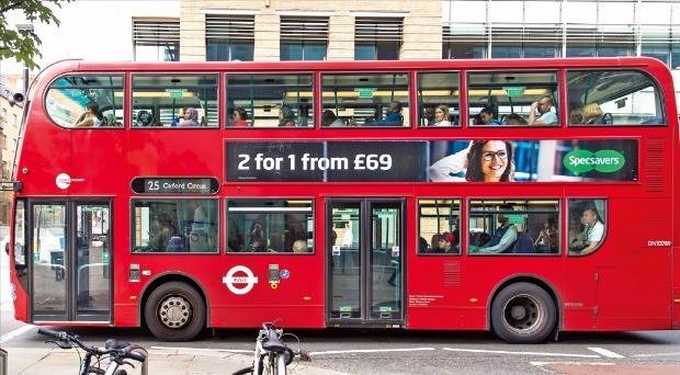 런던의 상징이자 명물인 런던버스