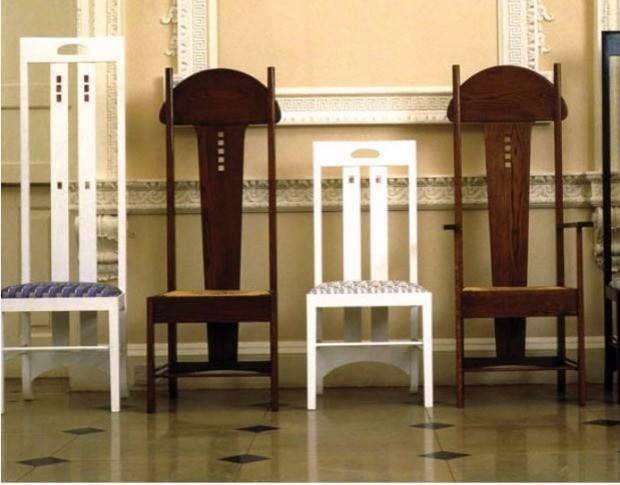 매킨토시가 디자인한 하이백 체어.