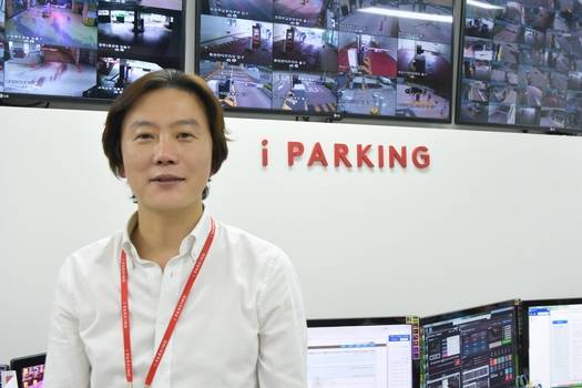 신상용 파킹클라우드 대표가 아이파킹 상황실에서 CS에 대해 설명하고 있다. /파킹클라우드 제공