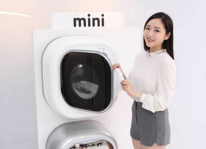 동부대우전자 첫 IoT 적용 신제품 벽걸이 드럼세탁기 `미니` (모델명 DWD-03MBLC)