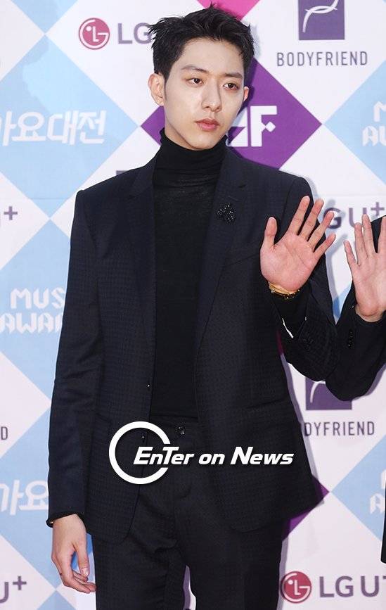 씨엔블루 이정신