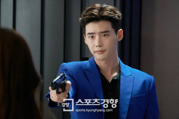 배우 이종석 MBC 드라마 ‘W’ 출연 장면. 사진 경향DB