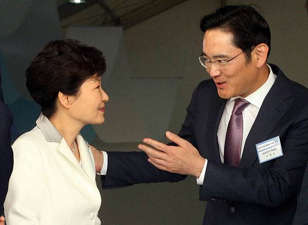 ⓒ연합뉴스 박근혜 대통령은 이재용 삼성전자 부회장과 독대하기 전날 최순실씨의 대한승마협회 장악을 돕기 위해 민간 기업인 삼성그룹 인사 교체를 안종범 전 수석에게 직접 지시했다.