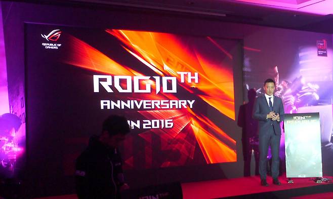 행사의 시작을 알린 제이슨 우 에이수스코리아 지사장