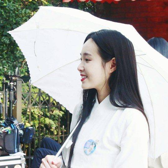 ‘우주의 별이’ 윤진솔 비하인드 / 사진제공=제이에스픽쳐스