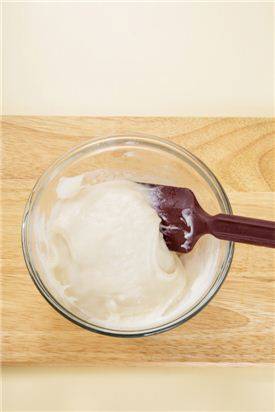 3. 다시 랩을 씌워 2분간 돌려 준 후 섞어준다.