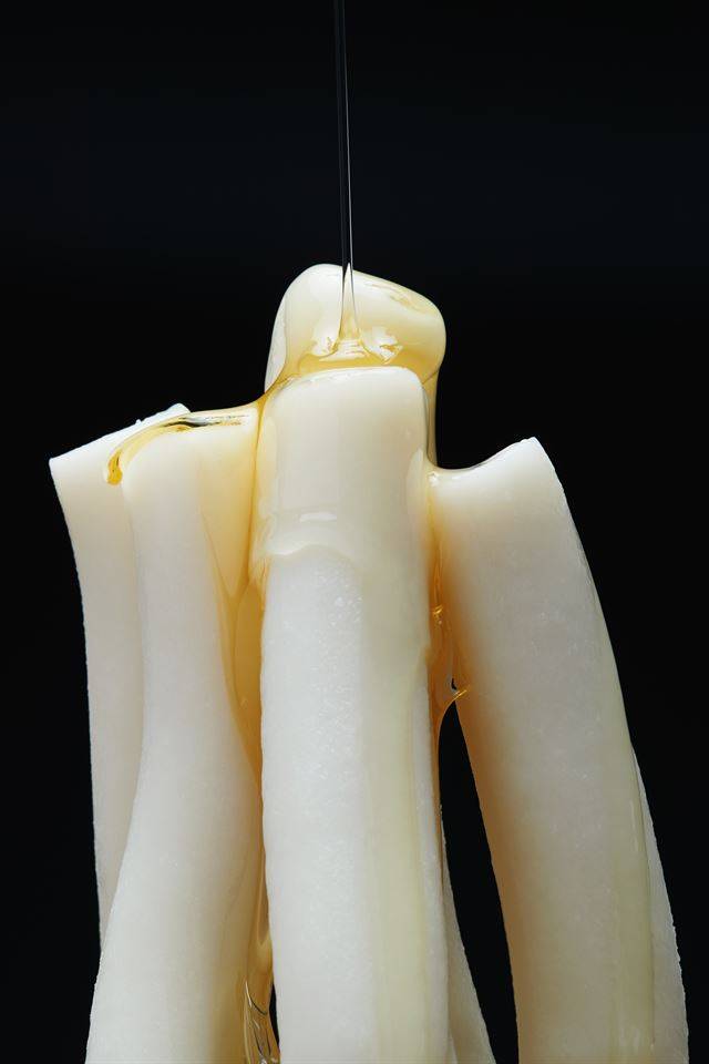 설날 하얗고 깨끗한 가래떡으로 떡국을 끓여 먹는 건 마음을 가다듬으며 한 해를 시작하자는 뜻이다.