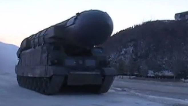 북한의 궤도형 발사차량