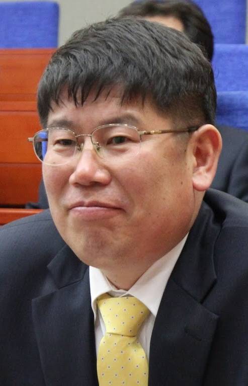 김경진 국민의당 의원이 “안철수보고 문재인을 대통령을 만들어내라고 생떼를 쓰는 것이나 다름이 없다”고 15일 발언했다. [중앙포토]