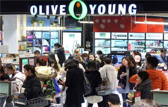 올리브영 서울 명동 본점 내부(사진 제공=올리브영)
