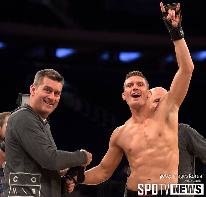 ▲ 스티븐 톰슨은 아버지 레이 톰슨(왼쪽)과 챔피언의 꿈을 함께 꾼다.