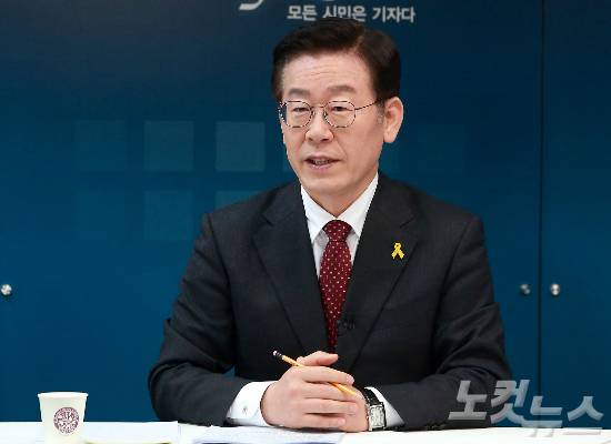 6일열린 더불어민주당 대선경선 예비후보자 토론회에서 이재명 성남시장이 발언하고 있다. (국회사진취재단)