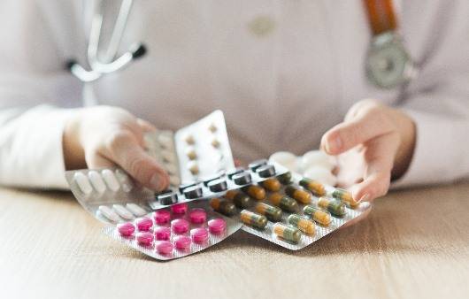 블리스터 포장이 되어있는 알약들