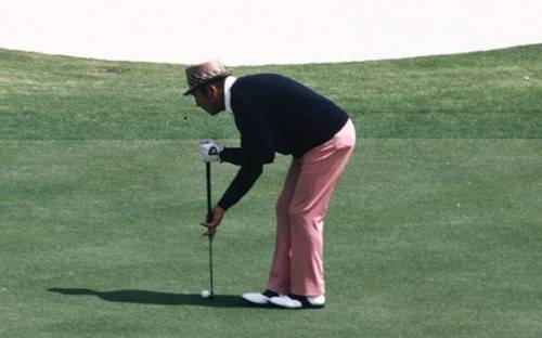 샘 스니드의 사이드 새들 퍼팅.