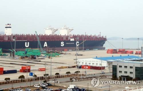 (목포=연합뉴스) 서명곤 기자 = 본격적인 세월호 선체 조사가 진행될 목포신항.           seephoto@yna.co.kr
