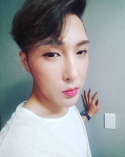 개그맨 김기수가 의미심장한 글을 올리며 관심을 끌었다. 그는 2일 자신의 SNS(소셜네트워크서비스)에 \