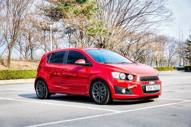 유력한 참가 종목인 아베오 슈퍼챌린지 원메이크 레이스 경주차. 사진 김위수(스튜디오 폴릭)