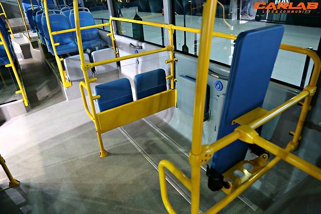 장애인석은 두 자리