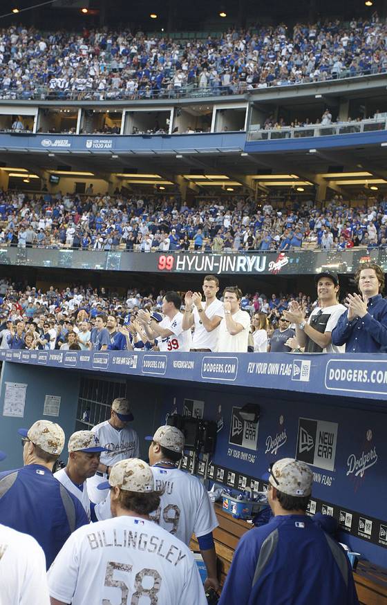 지난 2014년 5월 27일 열린메이저리그 LA다저스-신시내티 레즈 경기가 열린 LA 다저스타디움에 꽉 들어찬 관중들. 로스엔젤레스=신현식 미주중앙일보 기자