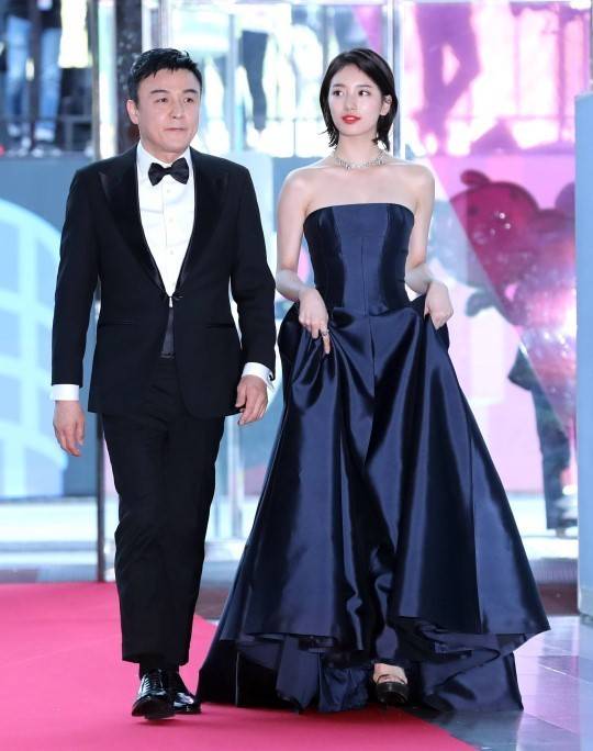 제53회 백상예술대상 MC를 맡은 수지. [중앙포토]