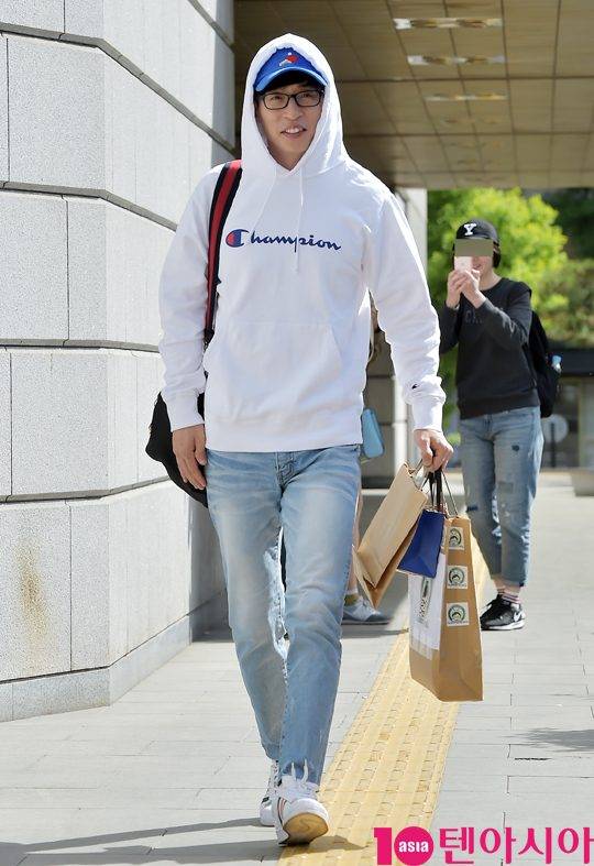 개그맨 유재석이 6일 오전 서울 영등포구 여의도동 KBS별관에서 진행된 KBS2 ‘해피투게더 3’ 녹화에 참석했다.