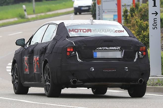 링크앤코 03 세단 시험주행차