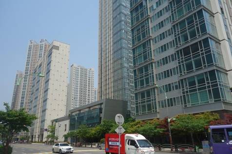 인천시 연수구 송도동 ‘송도 센트럴파크’ 인근에 있는 ‘송도푸르지오하버뷰’. /최문혁 기자