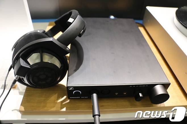 젠하이저 헤드폰앰프 HDV 820 © News1