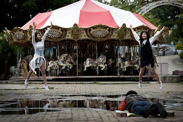 ⓒ시사IN 신선영 관광객들이 가장 좋아하는 배경인 회전목마는 용마랜드의 트레이드마크다. 유명 가수들이 이곳에서 화보를 촬영하기도 했다.