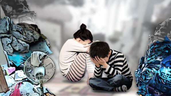 저장 강박증 환자들은 어떤 물건이든 사용 여부와 관계없이 계속 저장한다.