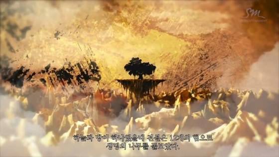 EXO의 데뷔곡 '마마' 뮤직비디오는 인트로 영상을 통해 이들이 어떻게 탄생했는지 세계관을 직접적으로 보여준다. [사진 SM엔터테인먼트]