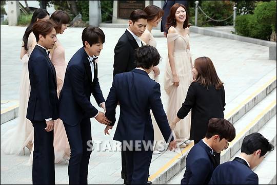 [★포토]에릭 결혼식 들러리 선 신화멤버들