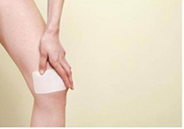 [헬스조선]쿨파스는 부상을 입고 48시간 이내에 쓰고, 이후 부기와 염증이 가라앉으면 핫파스를 써야 한다/사진=헬스조선 DB