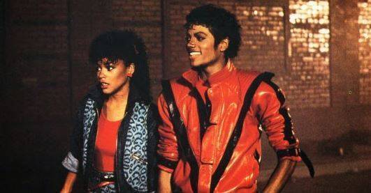 1980년대 어깨를 강조한 재킷을 입은 '스릴러' 뮤직 비디오의 마이클 잭슨. [중앙포토]