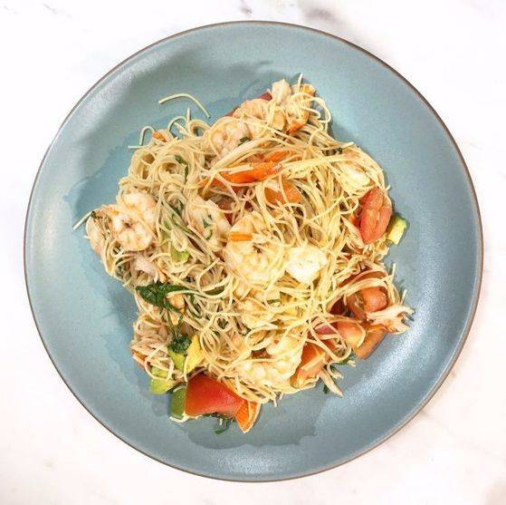 올 여름에는 비빔 국수 대신 비빔 파스타 어떨까? 간장으로만 맛을 내 깔끔하고 개운하게 입맛을 돋운다.