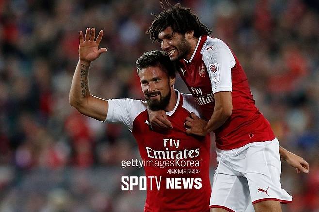 ▲ 선제골을 기록한 지루(왼쪽)