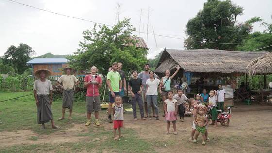 판캄마을 아이들과 즐거운 한때!