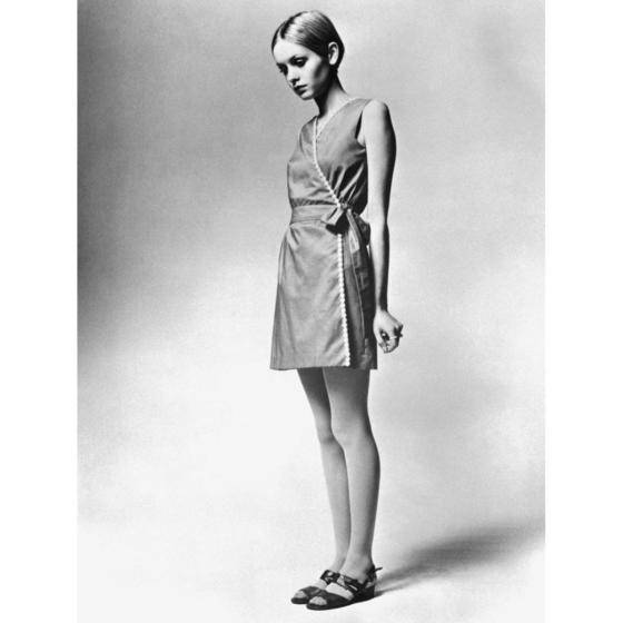 영국 모델 겸 배우 트위기. 50kg도 채 안 나가는 몸매로 '세상에서 가장 비싼 막대기'라는 별명을 얻을 정도였다. 하지만 당시 사이즈 8이었다. [중앙포토]