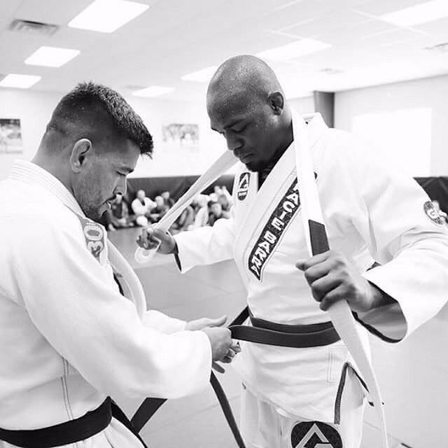 ▲ 존 존스, 파란 띠로 승급 ⓒ 존 존스 트위터