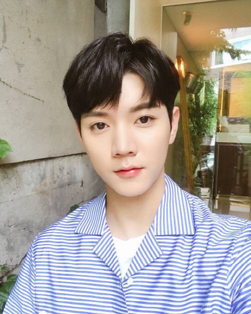 뉴이스트 렌 사진=최민기 인스타그램