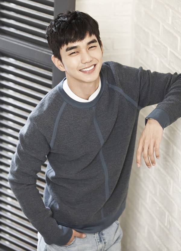 배우 유승호는 '군주'에서 호흡을 맞췄던 김소현을 향해 칭찬을 아끼지 않았다. 제공| 산엔터테인먼트