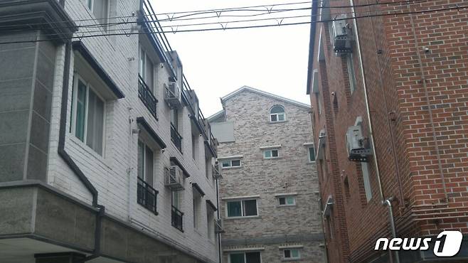 전북 전주시 효자동 다닥다닥 붙어 있는 원룸건물2017.07.31/뉴스1© News1 박슬용 기자