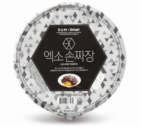 아이돌 ‘엑소’의 이름을 붙인 짜장 컵라면.