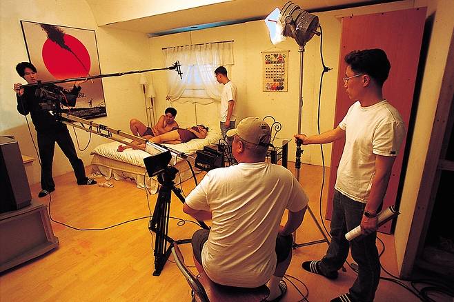 에로영화 촬영 모습.   <한겨레> 자료사진