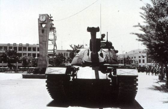 1980년 5·18 민주화운동 당시 옛 전남도청을 장악한 계엄군. [사진 5·18 기념재단]